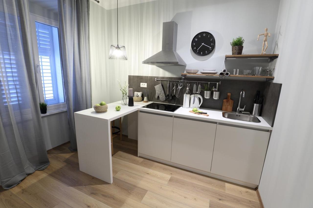 Adria Square Studios 里耶卡 外观 照片